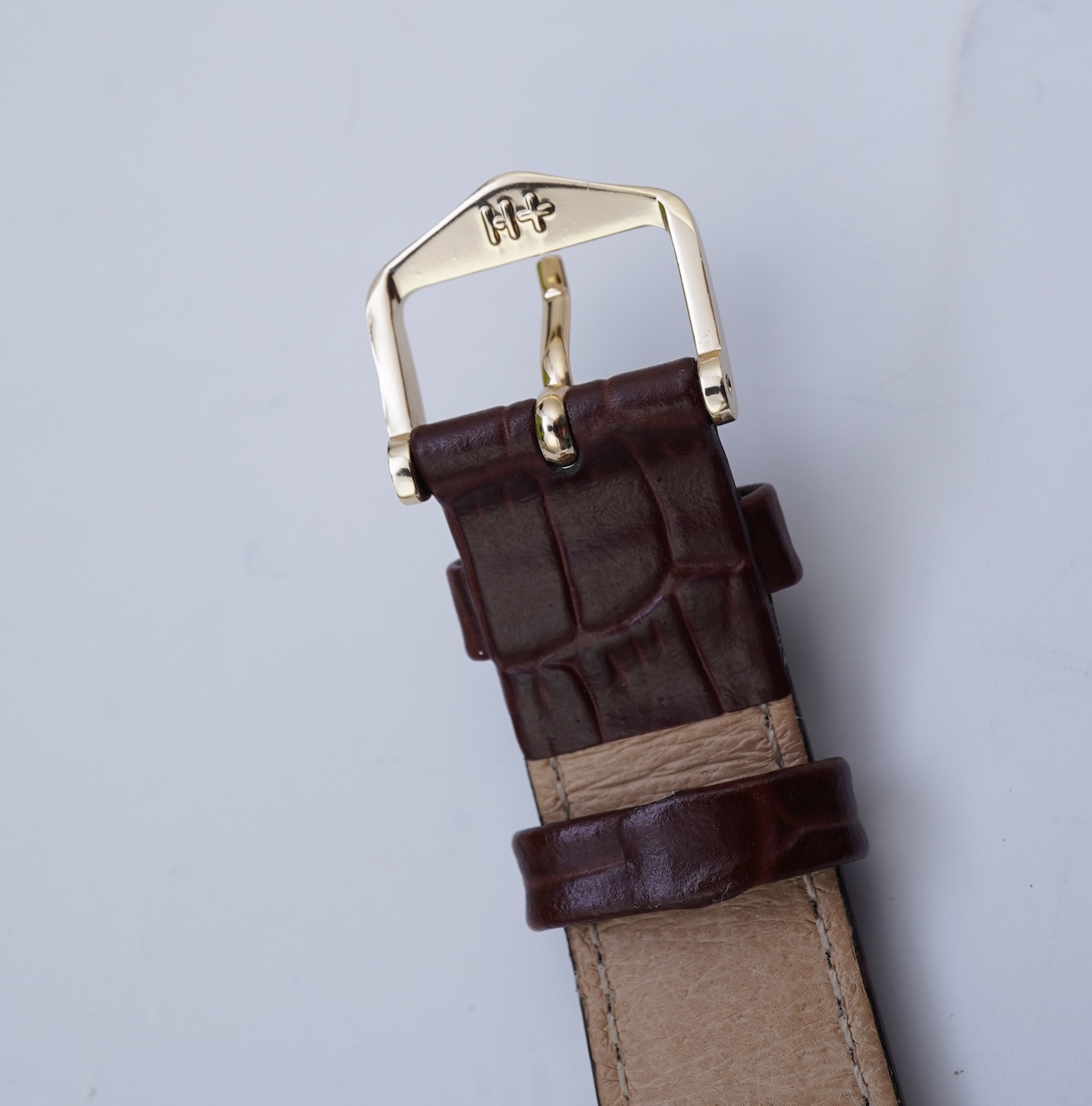 A gentleman's early 1960's 9ct gold Smiths De Luxe manual wind wrist watch
